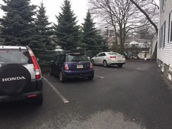 127 Canal St, Salem, MA 01970