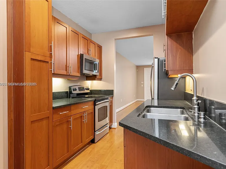 365 SW 13th Ter #- — Photo 13