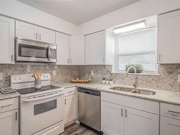 3rd image of 113 Hillgard Dr