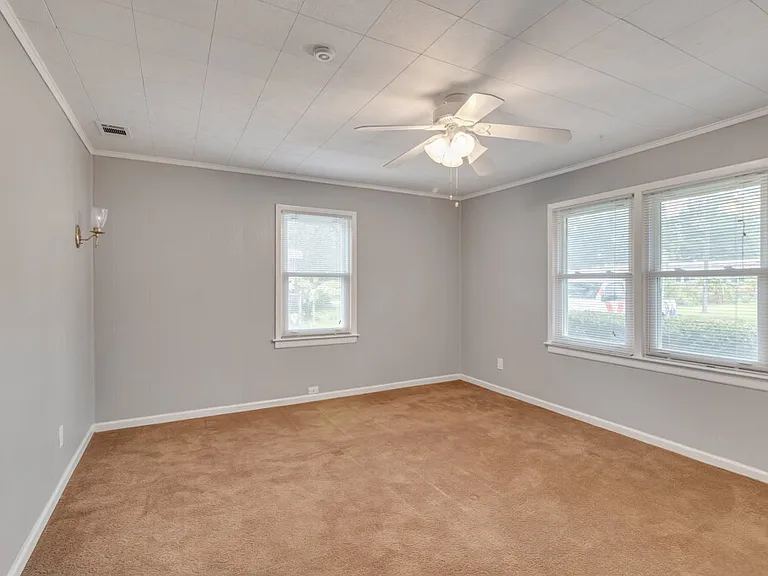 319 Tanglewood Rd — Photo 20