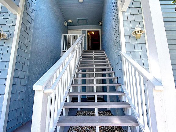 2nd image of 3434 Blanding Blvd Unit 202