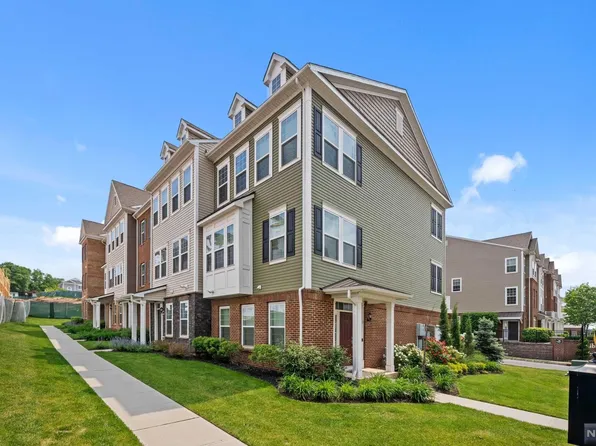 2 Eisenhower Ln, Wood Ridge, NJ 07075