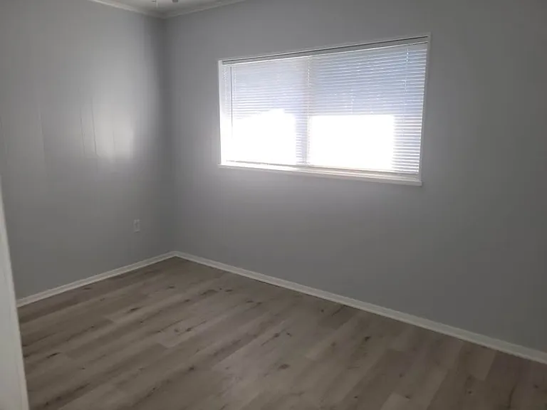 5805 Cherry St — Photo 5