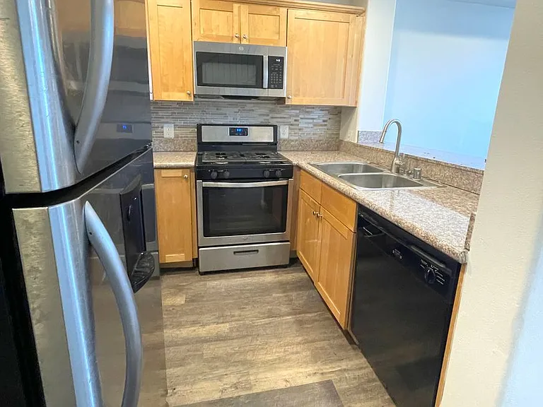 5330 Satsuma Ave — Photo 1