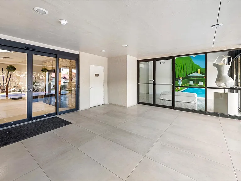 2555 Collins Ave #403 — Photo 39