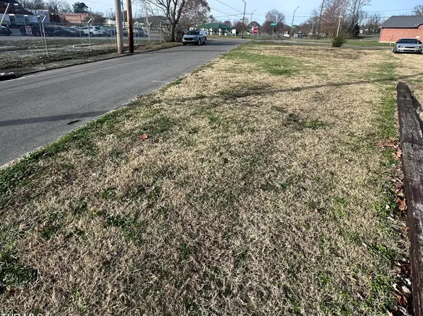 311 W Watauga Ave, Johnson City, TN 37604