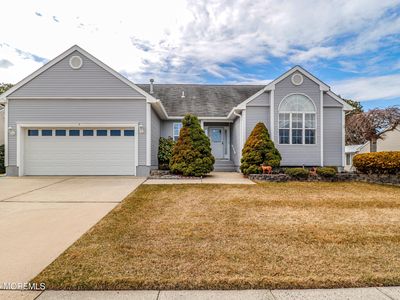 11 Oakengates Drive, Toms River, NJ, 08757