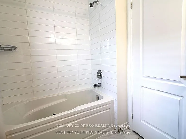 71 Westfield Dr — Photo 35