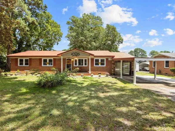 103 W Sunset Dr, Red Springs, NC 28377