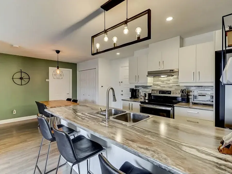 Apartment For Rent — Photo 2