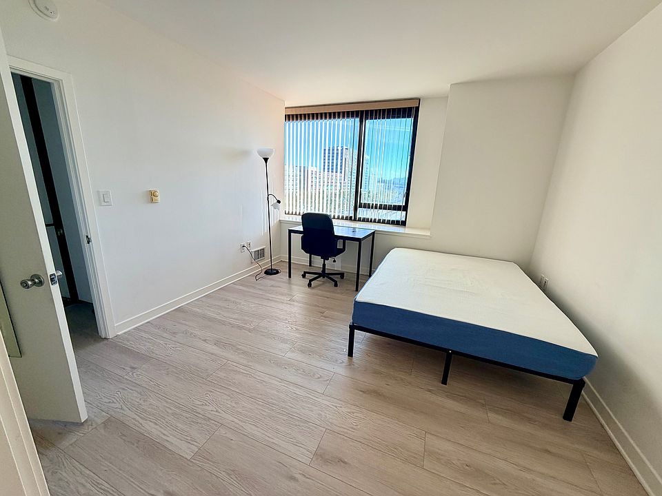 1st image of 800 4th St #1