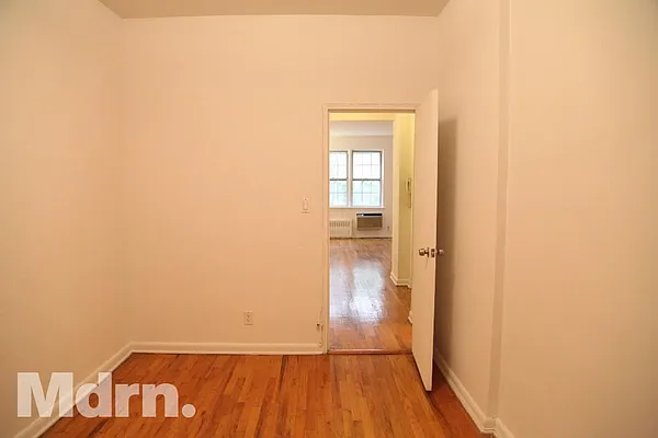 Rented by Mdrn Residential | media 19