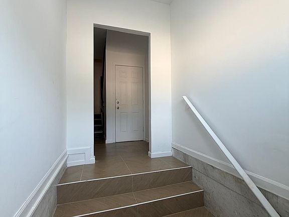 5th image of 397 Myrtle Ave #1