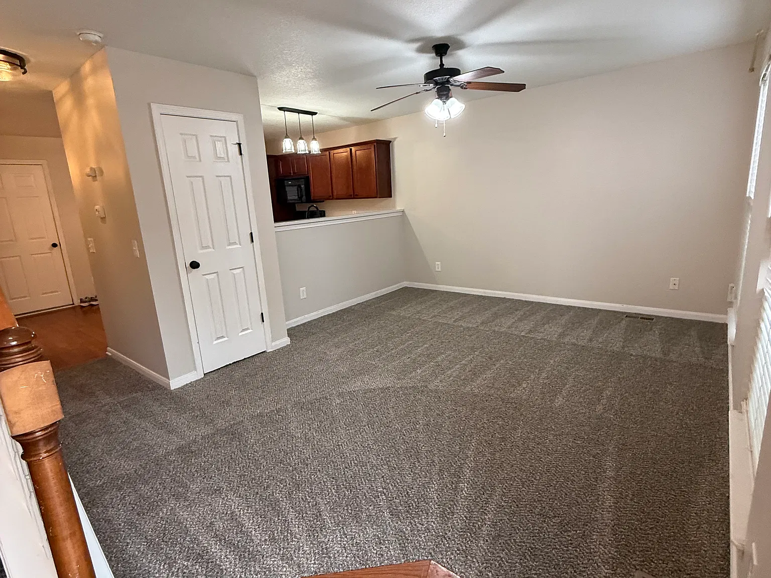 8124 N Oakley Ave — Photo 3