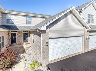 16612 Knottingwood Ave, Oak Forest, IL 60452