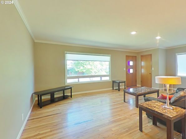 330 W 21st St, The Dalles, OR 97058