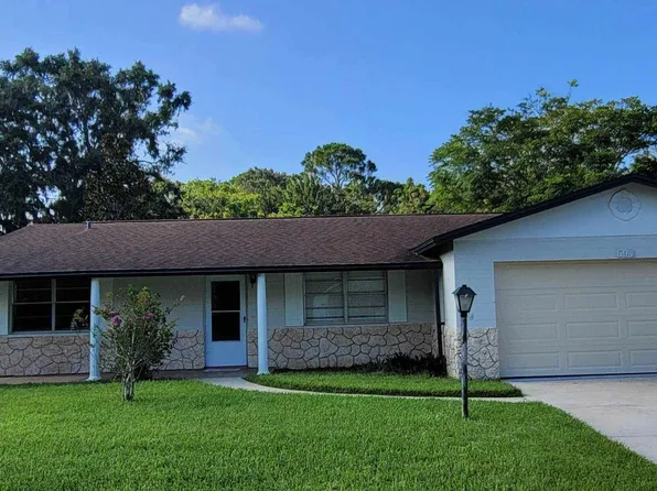 694 Gaslight Dr, South Daytona, FL 32119