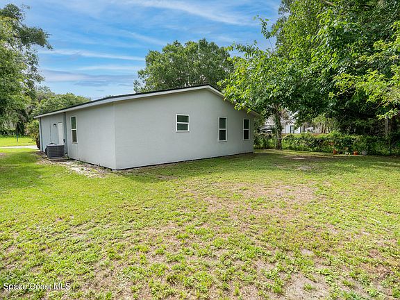 5th image of 512 Canaveral Ave