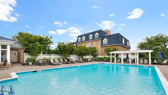 1st image of 1970 Bergen Ave #3
