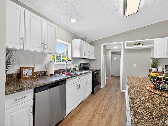 4th image of 30 Dove Ct