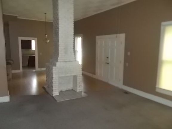 4th image of 317 Peachtree St