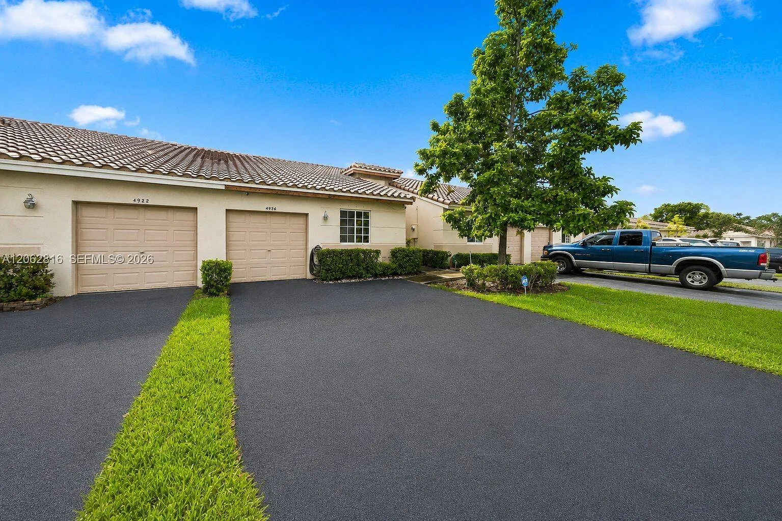 Banyan Oakridge Commercia — Photo 1