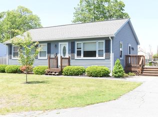 14 Bristol St, Lowell, MA 01852