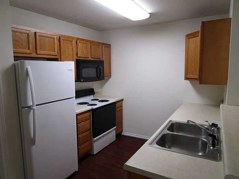5004-5006 Betty Jean Way — Photo 7