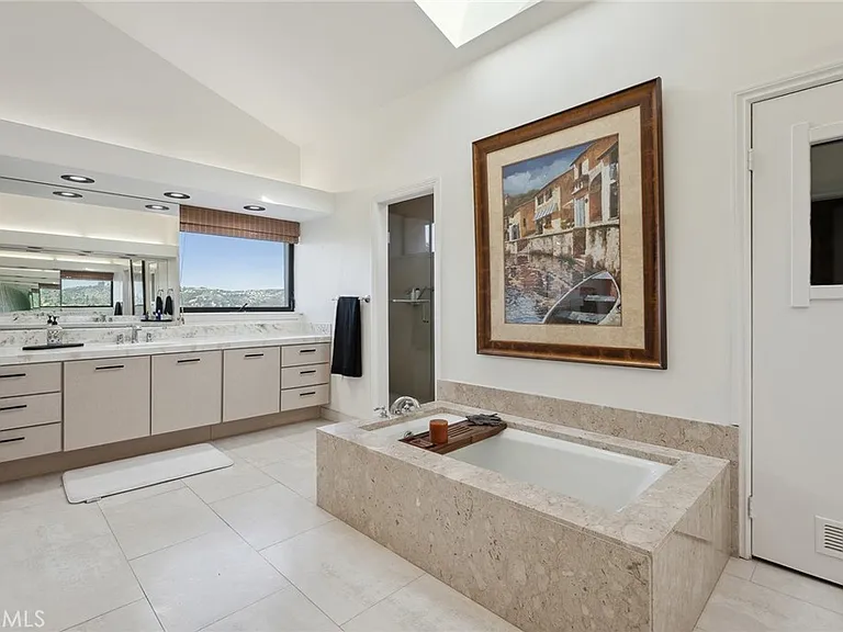 4372 Park Vicente — Photo 23