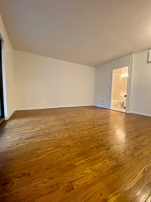 Rented by Avenues Real Estate | media 23