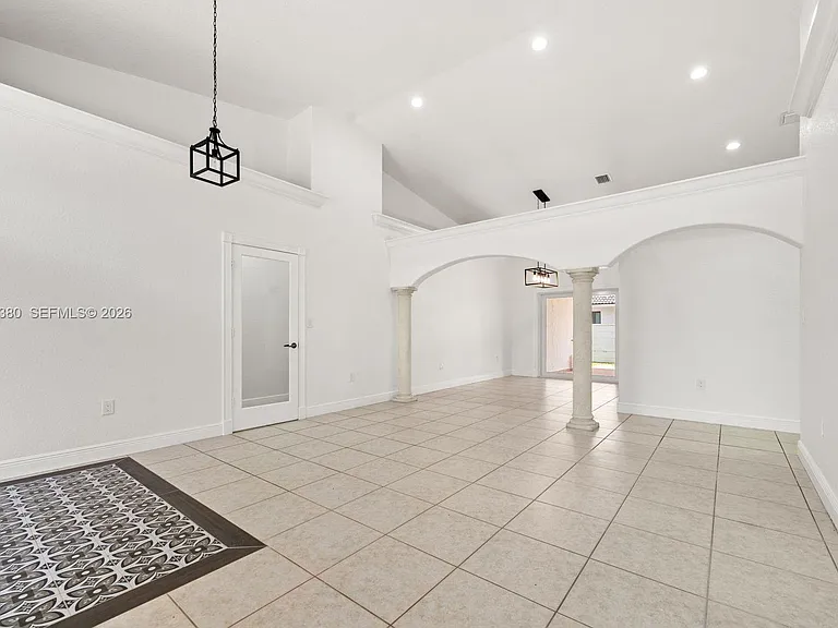 2891 SW 143rd Pl — Photo 2