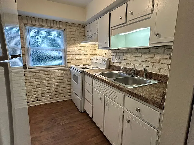 Creekstone Village — Photo 7