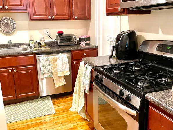 1200-1250 Comm Ave Apartments, 1207 Commonwealth Ave #215, Allston, MA 02134