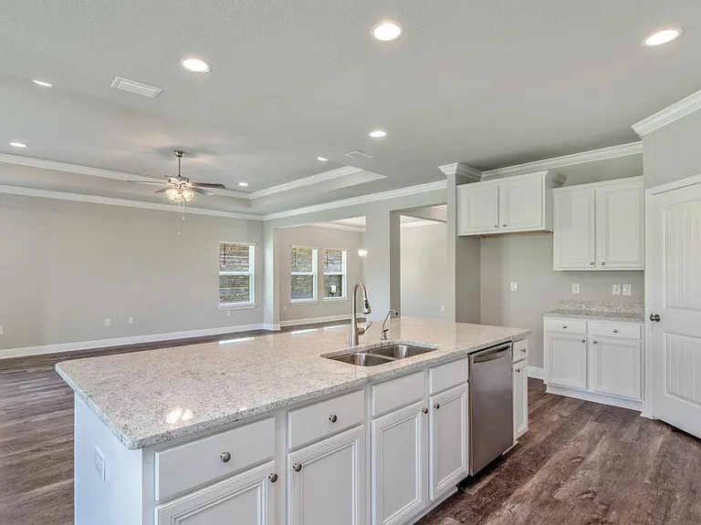 791 Cornelia St — Photo 24