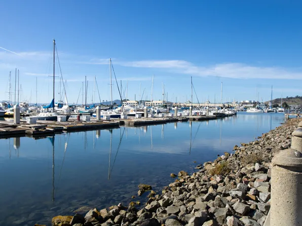 22 Schooner Ct, Richmond, CA 94804