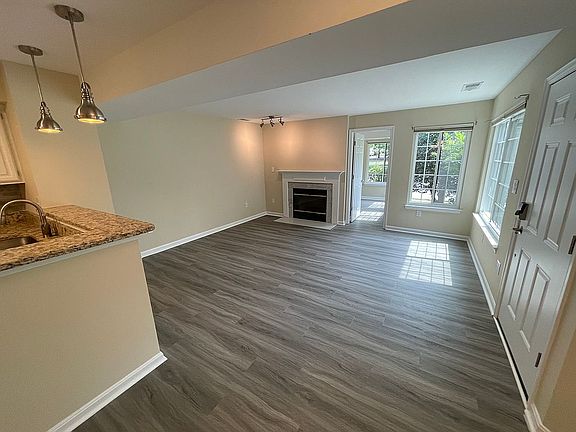 3rd image of 1607 Airy Hill Ct #7B