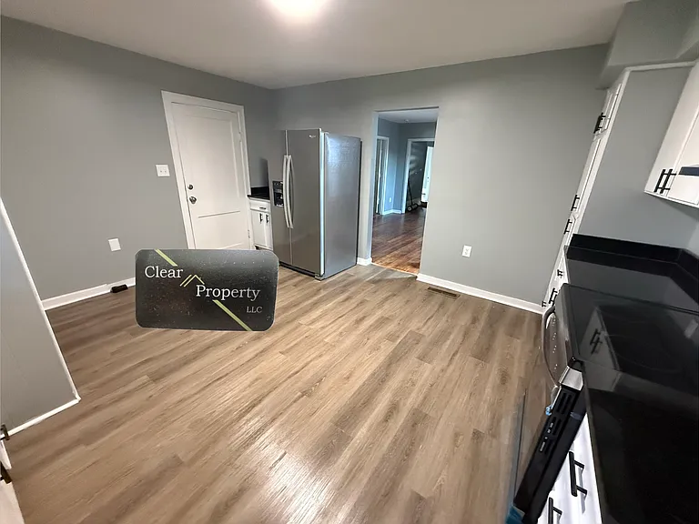 604 Poplar St — Photo 4