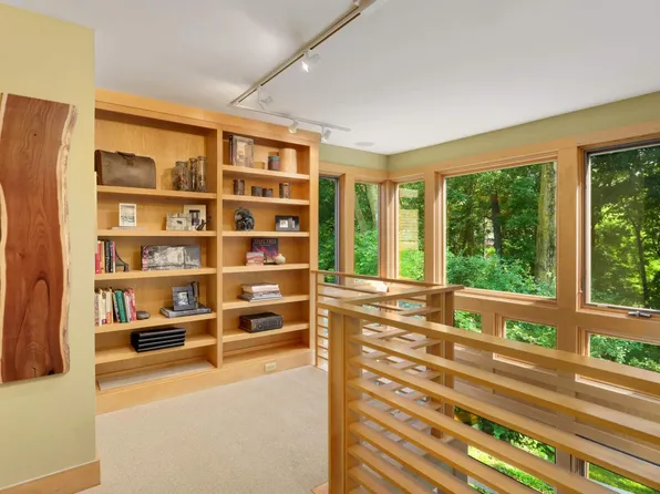 1654 Woodgate Ln, Eagan, MN 55122