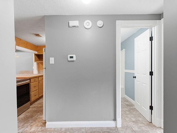 5th image of 3333 Royal Wood Rd