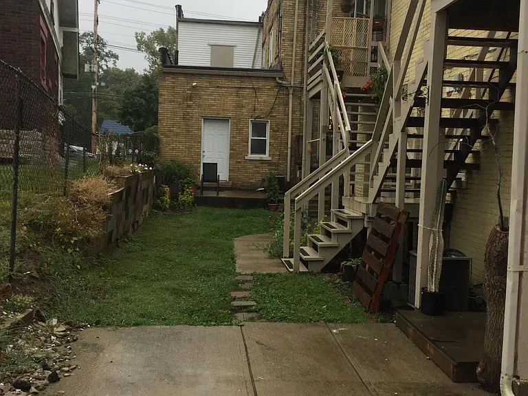 3167 N High St #4 — Photo 10