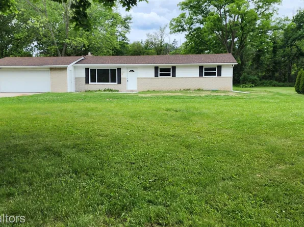 11487 Runnells Dr, Clio, MI 48420