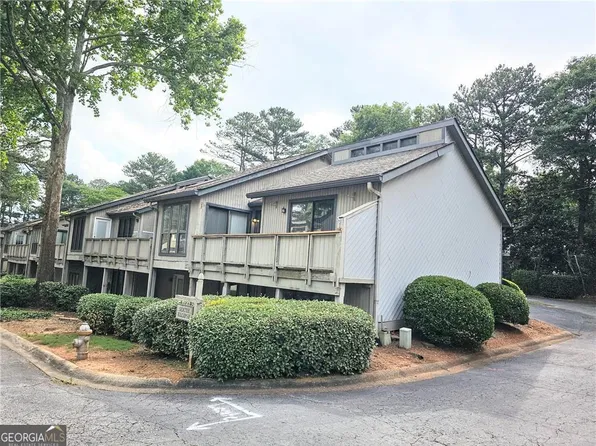 5025 Highland Club Dr, Marietta, GA 30068