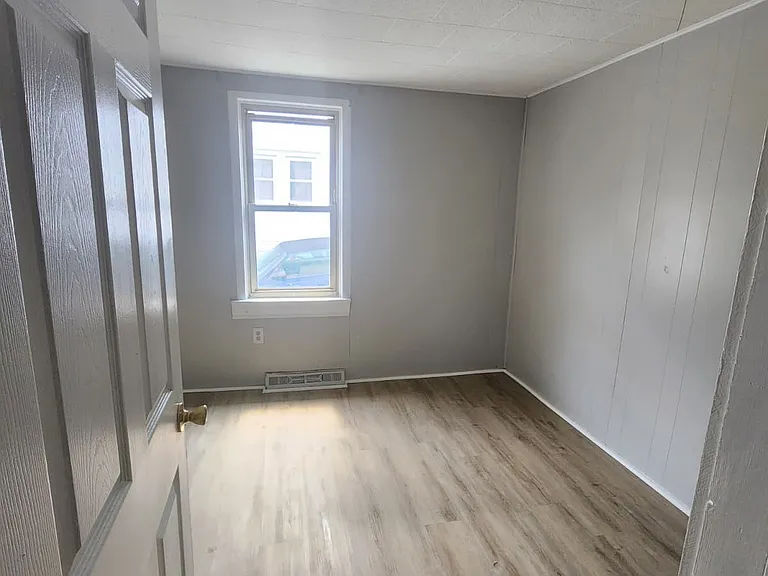 780 W Main St — Photo 8