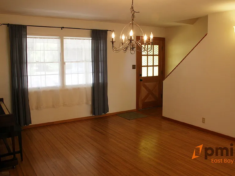 2307 Collins Ave — Photo 4