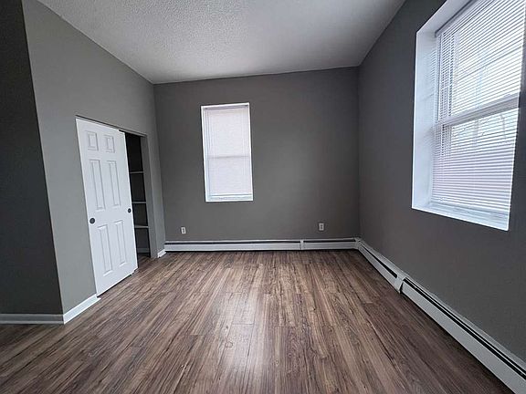 4th image of 162 Bassett St #4
