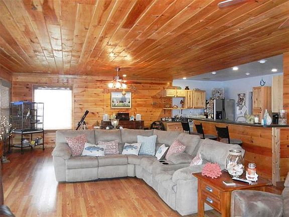 4th image of 410 Silver Water Ln
