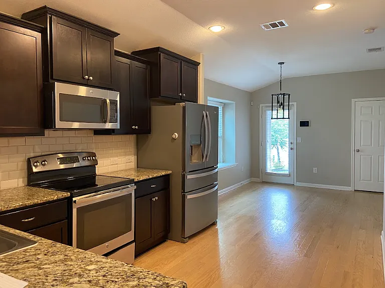 18307 Mammoth Cave Blvd — Photo 7