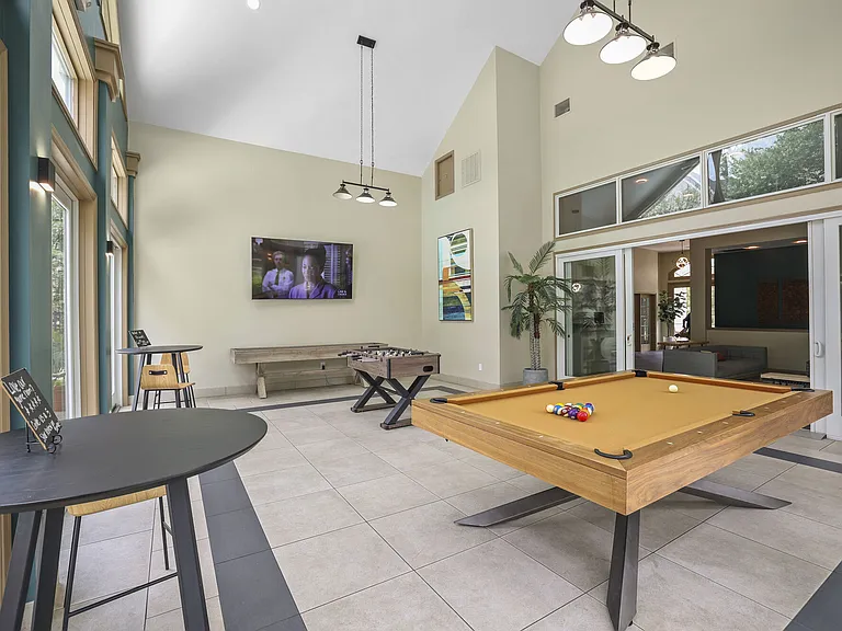Stonehaven Apartments — Photo 26