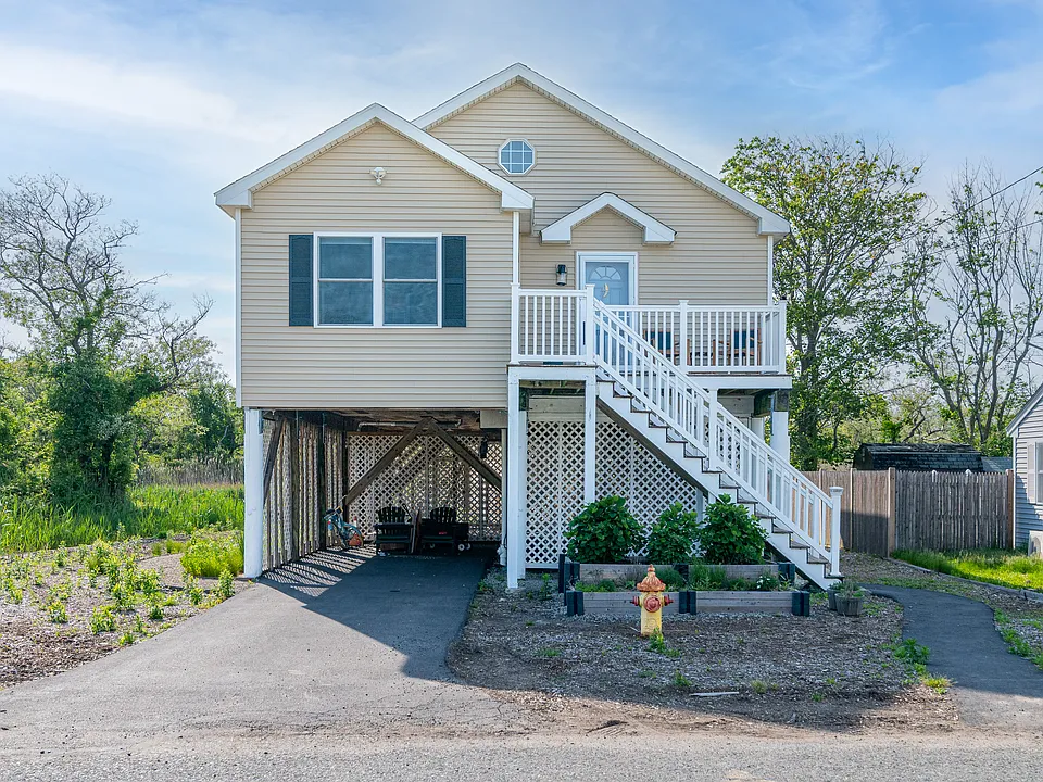 50 McArthur Ln