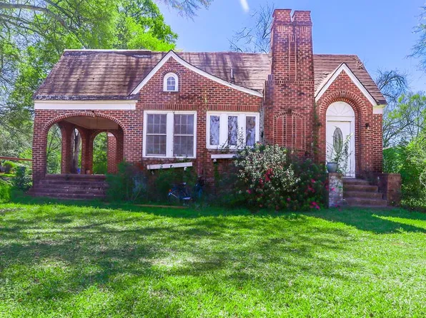 101 E Planters St, San Augustine, TX 75972